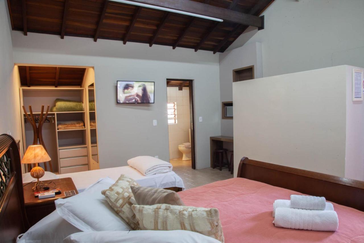 Hospedagem Vila Suica Hotel Грамаду Екстериор снимка